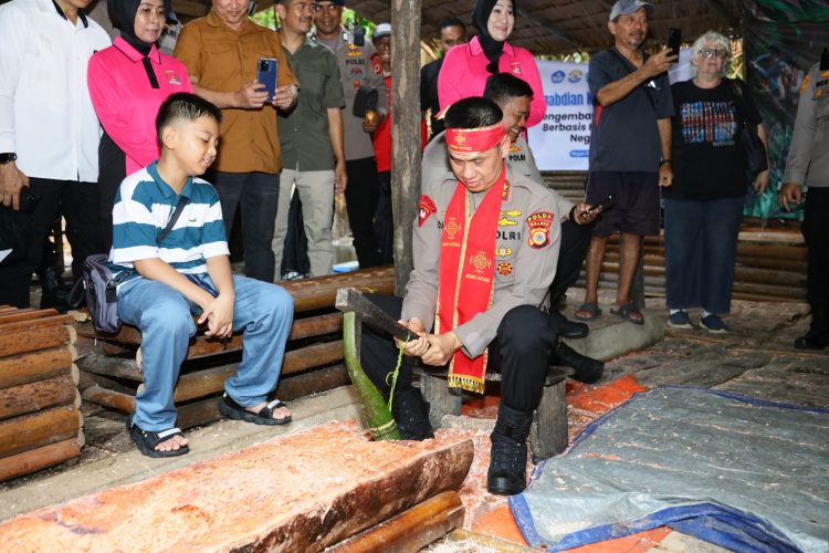 Lestarikan Budaya dan Ekonomi Lokal, Kapolda Maluku Tinjau Ekowisata Sagu di Negeri Rutong 