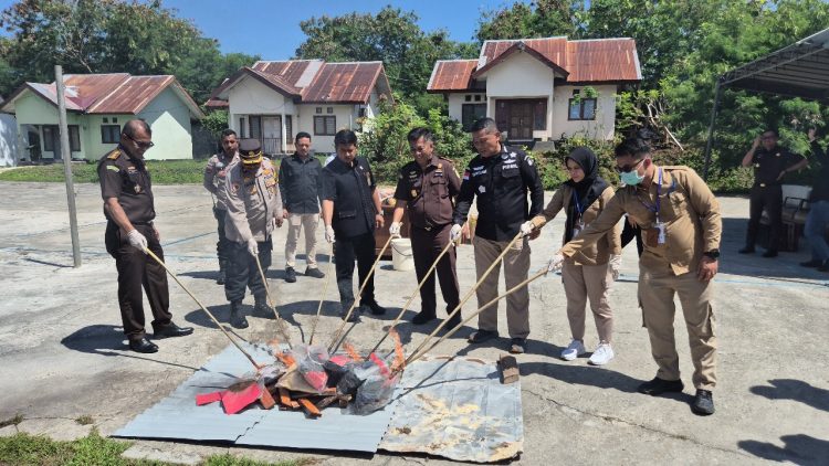 Barang Bukti 22 Perkara Pidana Dimusnahkan Kejari KKT, Seperti Ini Jenis Perkaranya