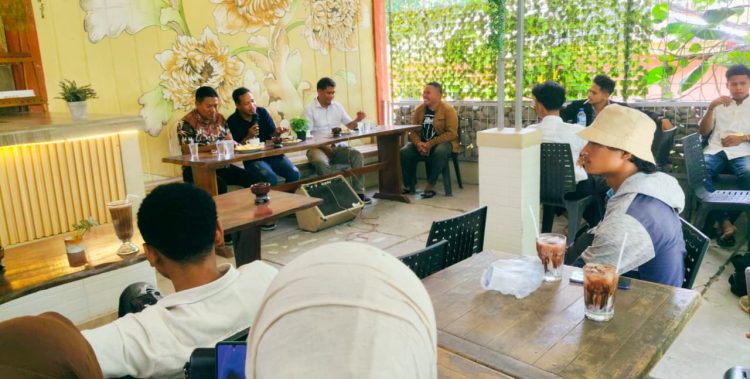 Hanna Coffee jadi Ruang Intelektual: Kolaborasi Program NGOPI IAKN – PMII UIN AMSA Ambon