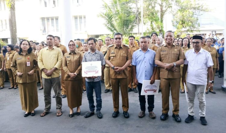 Warga Korban Kebakaran di Stain Terima Bantuan Stimulus Dari Pemkot Ambon