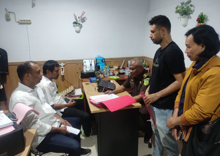 Tersangka Pelecehan Seksual dan Pornografi Terhadap Darah Dagingnya Sendiri Diserahkan Ke Kejaksaan 