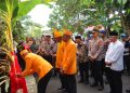 Prosesi Ritual Adat Simbol Perdamaian Antar Keluarga di Desa Ngadi Kota Tual, Begini Harapan Kapolda