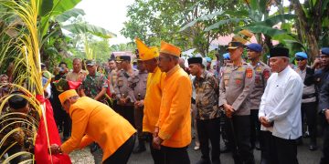 Prosesi Ritual Adat Simbol Perdamaian Antar Keluarga di Desa Ngadi Kota Tual, Begini Harapan Kapolda