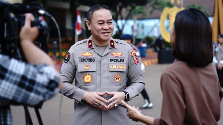 Butuh Bantuan Polisi, Tinggal Pencet 110 Ditelepon Selulermu, Berlaku Nasional Gratis Pula
