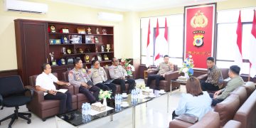 Kepala OJK Maluku Serta Jajarannya Datangi Polda Maluku, Ini Yang Dibahas 