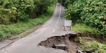 Lubang Raksasa di Kali Wee Putuskan Akses Taniwel–Piru, Ketua DPD PKS SBB Desak BPJN Jangan Diam