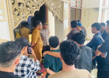 Wakil Rakyat Maluku Dapil SBB Fraksi Gerindra Diduga Selingkuh, Aliansi P2M Tuntut Kode Etik Didepan Kantor DPRD Maluku