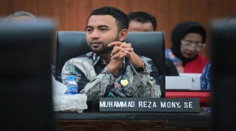 Pukul Sapu Lidi di Negeri Morella – Reza Mony: Simbol Keberanian dan Solidaritas Warga