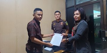 Jaksa Penyidik Maluku Eksekusi Bendahara Kejaksaan SBT ke Pengadilan, Korupsi Rp789 Juta