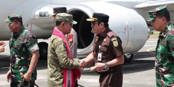 Kajati Maluku Dampingi Kasum TNI, Terlihat Pula Satgas PKH Kejagung RI – Tanda Gunung Botak Masuk Radar Penegakan Hukum